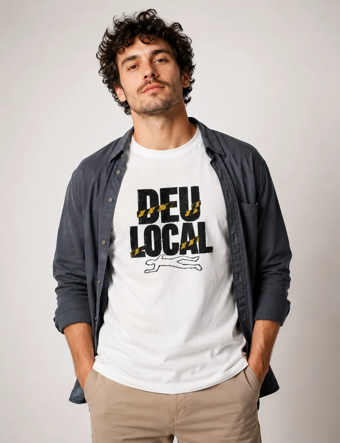 Camiseta Criminalística "Deu Local" | O Pesadelo do Fim de Plantão