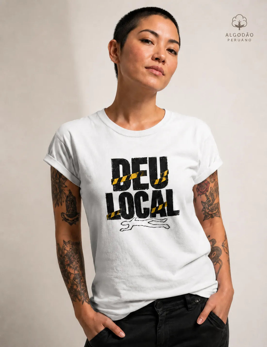 Camiseta Algodão Peruano Criminalística "Deu Local" | O Pesadelo do Fim de Plantão