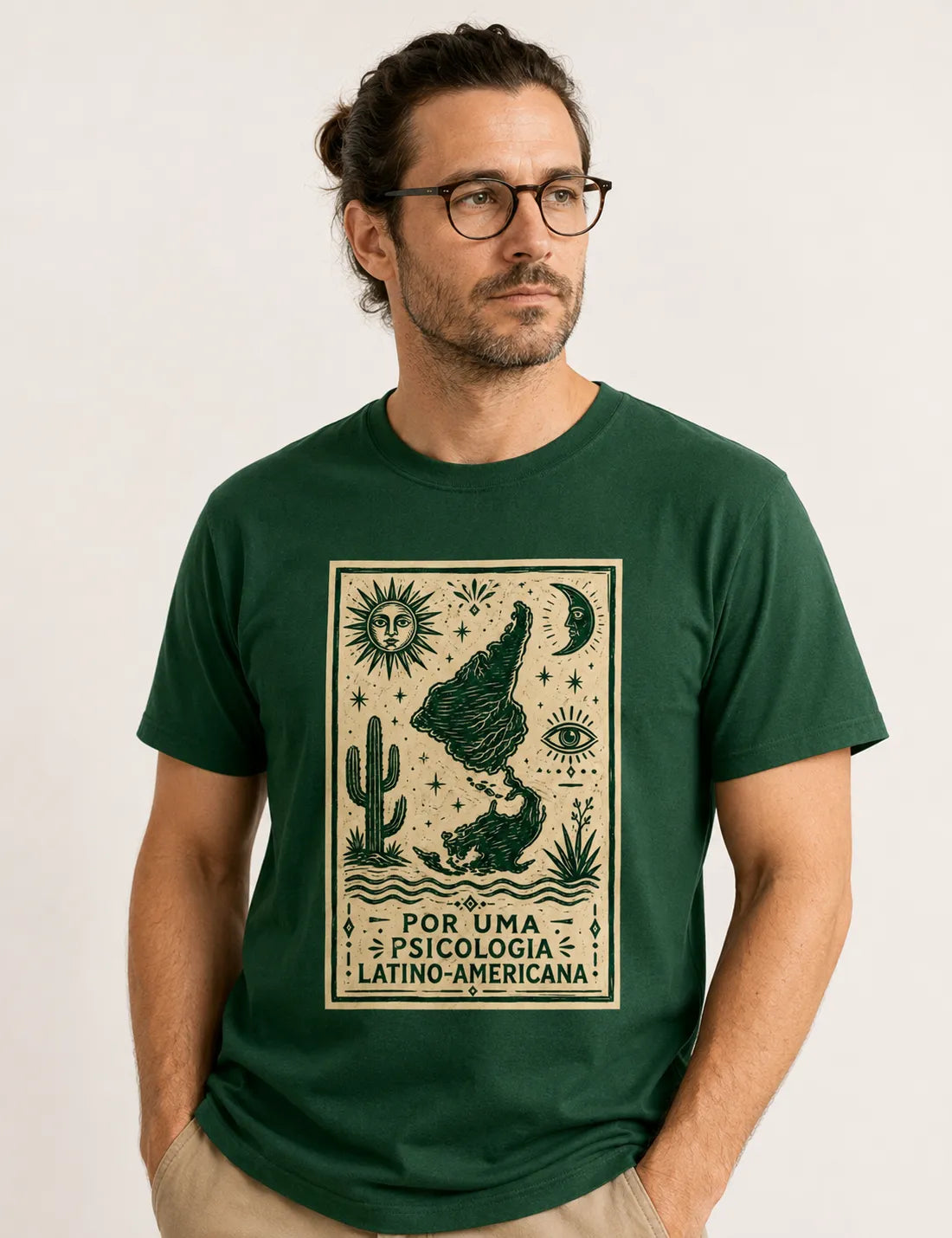 Camiseta "Por uma Psicologia Latino-Americana" | Raízes e Xilogravura