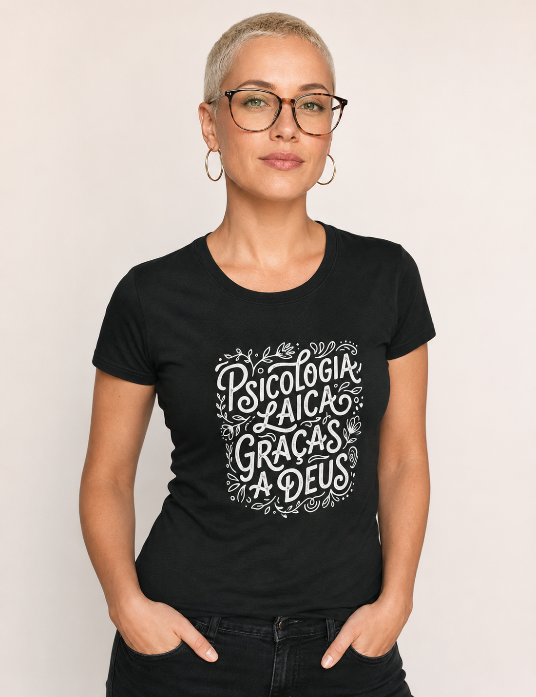 Camiseta "Psicologia Laica Graças a Deus" | Edição Hand Lettering