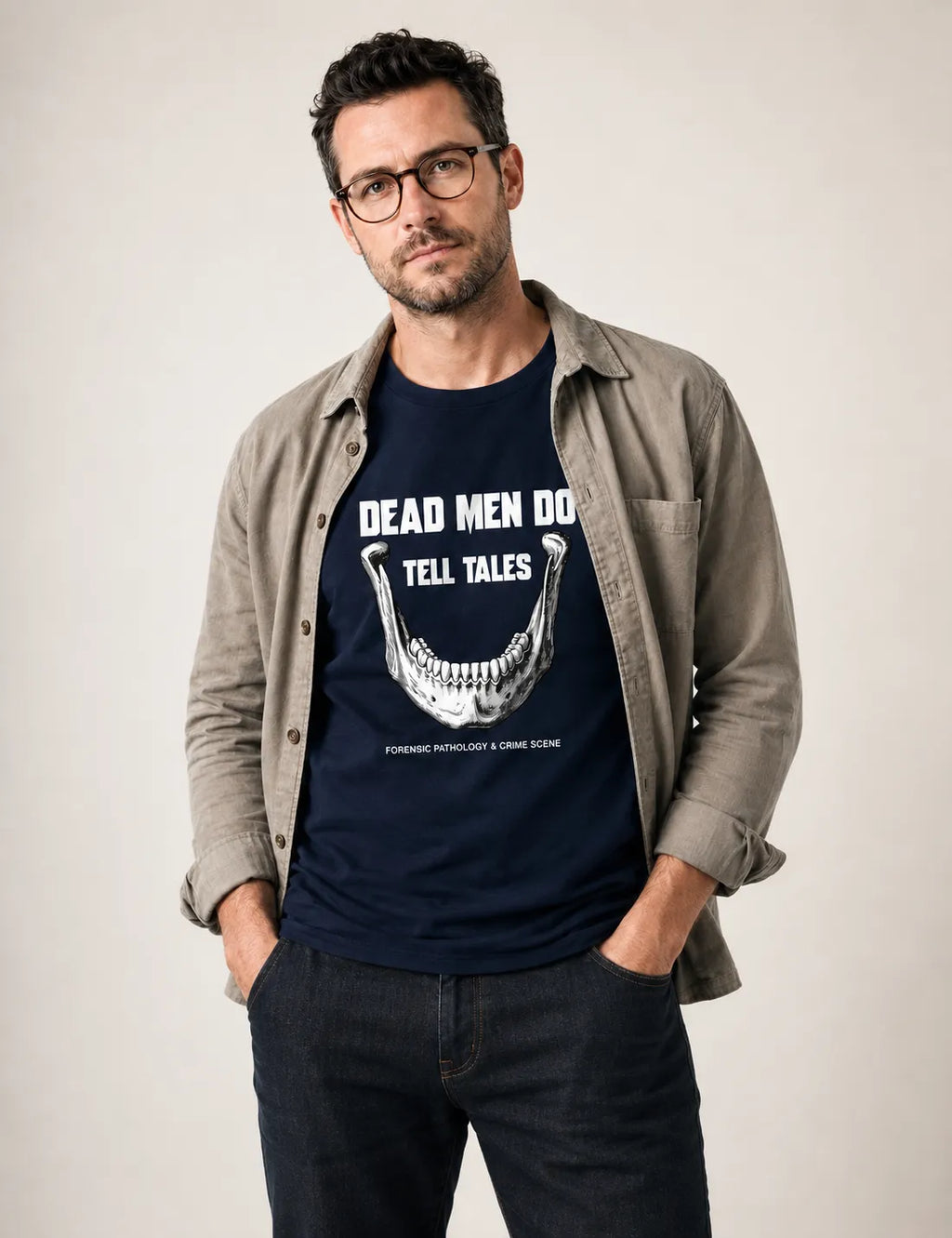 Camiseta Dead Men Do Tell Tales | Forensic Pathology & Crime Scene