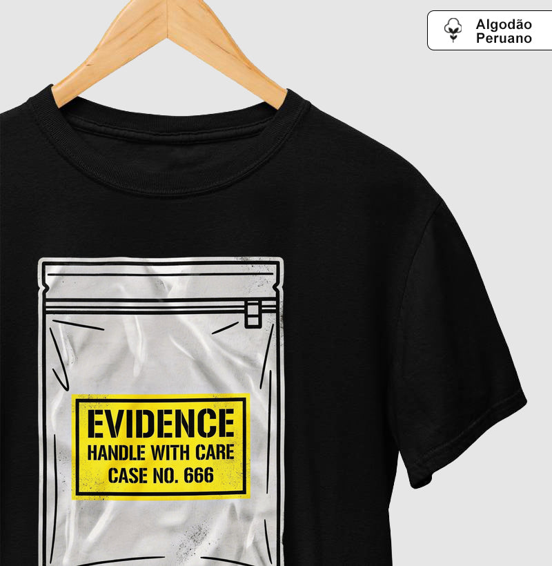 Camiseta Algodão Peruano True Crime "Evidence Bag" | Caso Nº 666