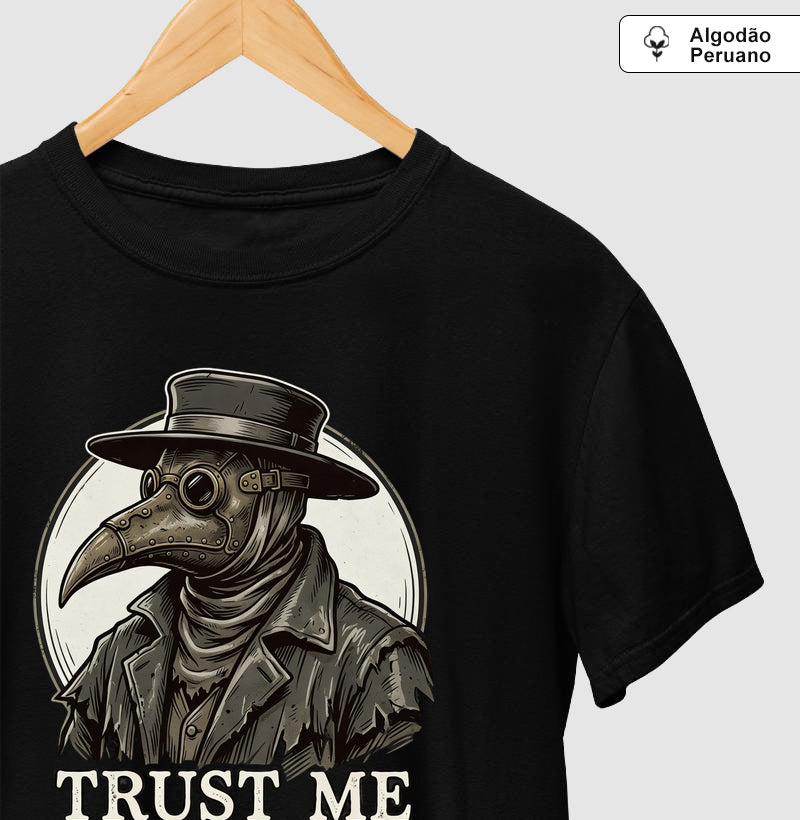 Camiseta Algodão Peruano Medicina Legal "Plague Doctor" | O Último Diagnóstico