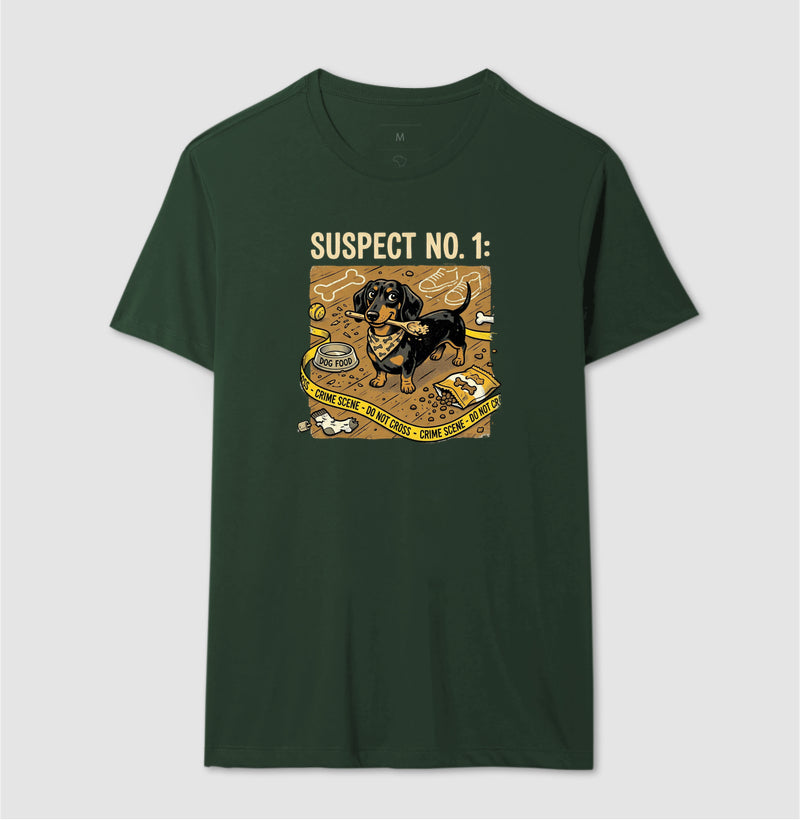 Camiseta Cena do Crime - Suspeito Nº 1 (salsicha) | Humor Forense Pet